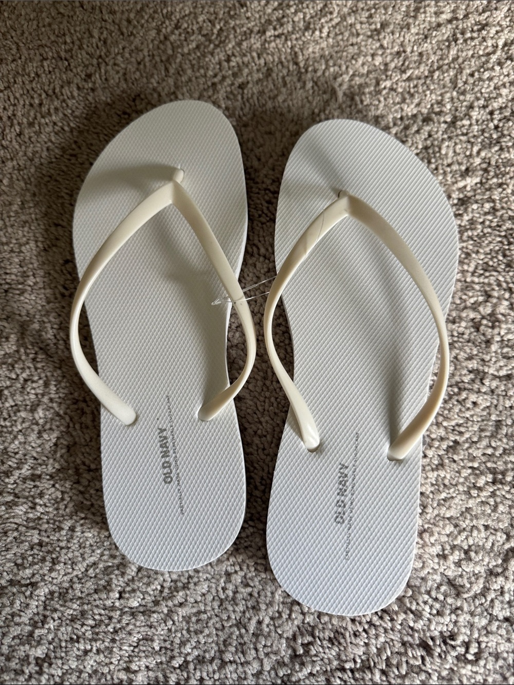 Old Navy White Women’s Flip Flop Sandals